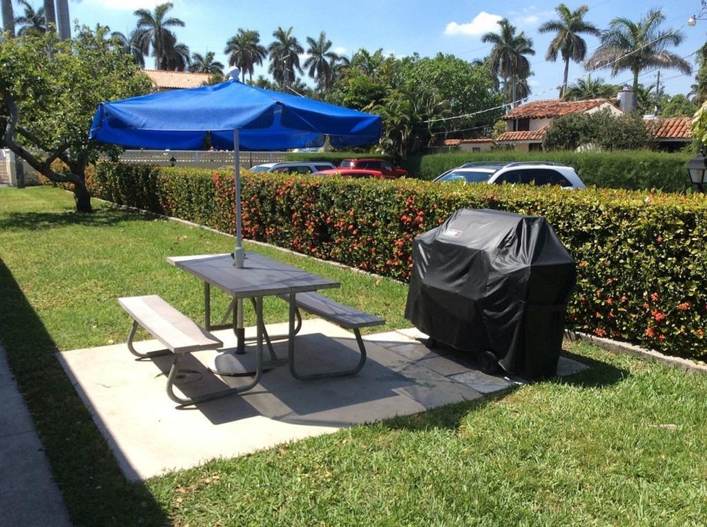 The Grove Condominium Delray Beach Room photo