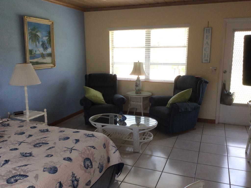 The Grove Condominium Delray Beach Room photo