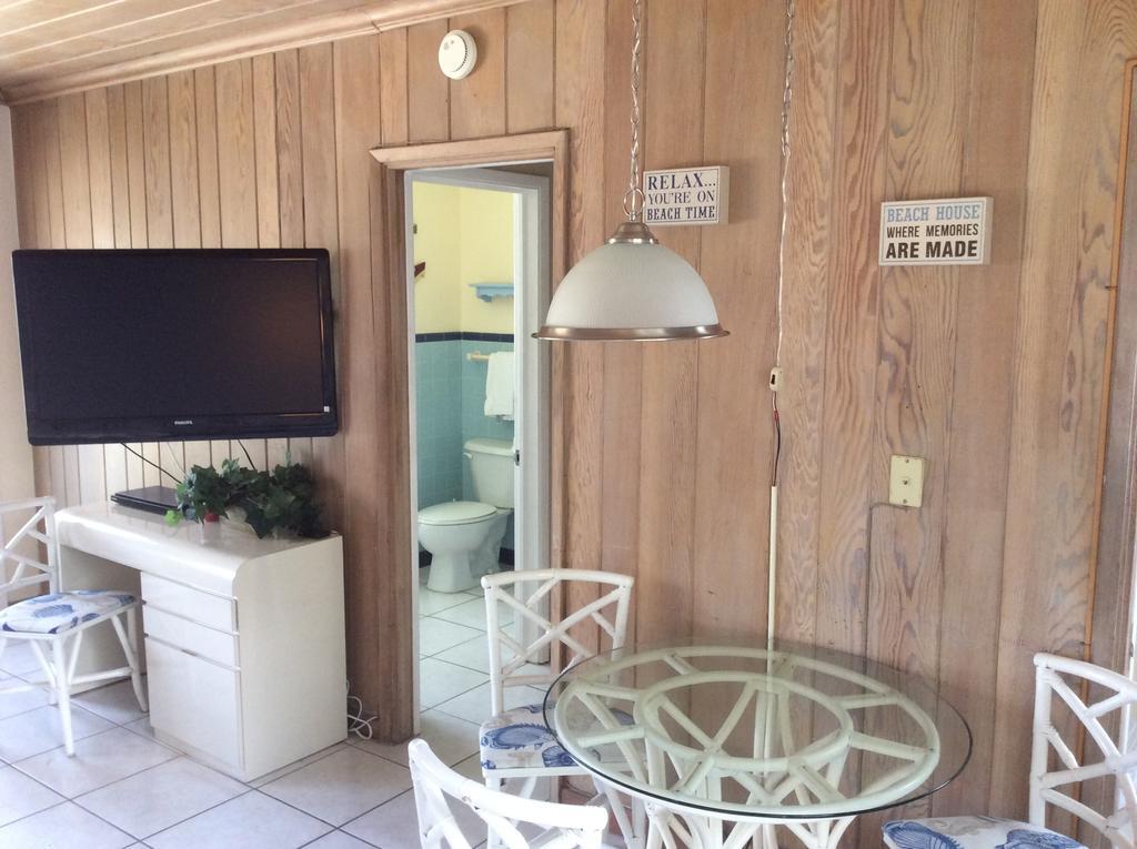 The Grove Condominium Delray Beach Room photo